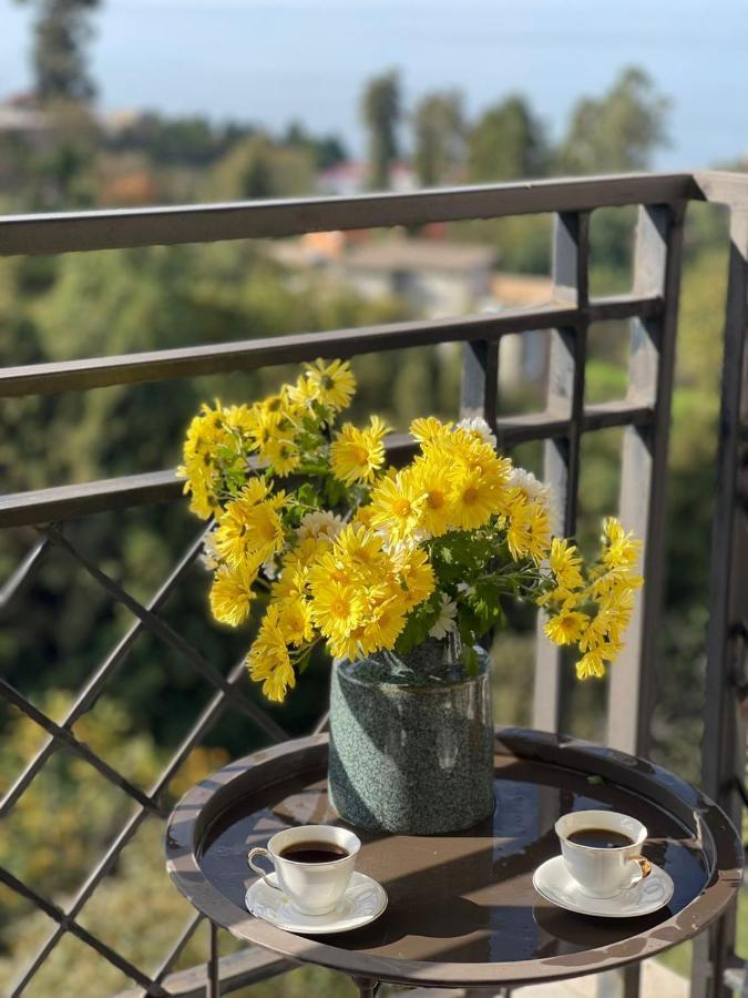 Green Yard Hotel Μπατούμι Εξωτερικό φωτογραφία