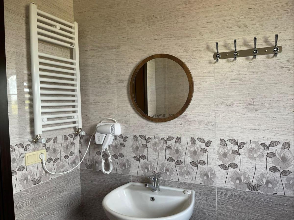 Green Yard Hotel Μπατούμι Εξωτερικό φωτογραφία