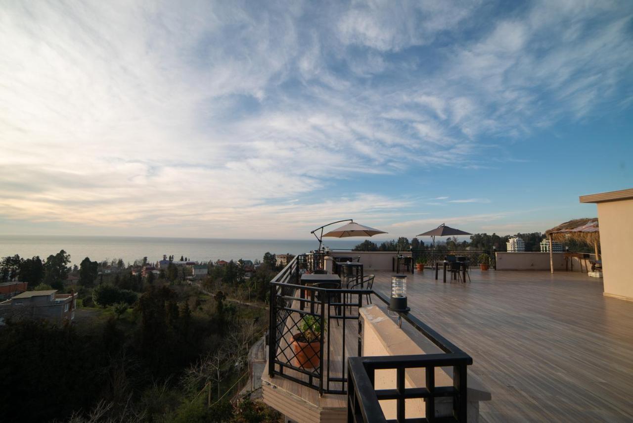 Green Yard Hotel Μπατούμι Εξωτερικό φωτογραφία