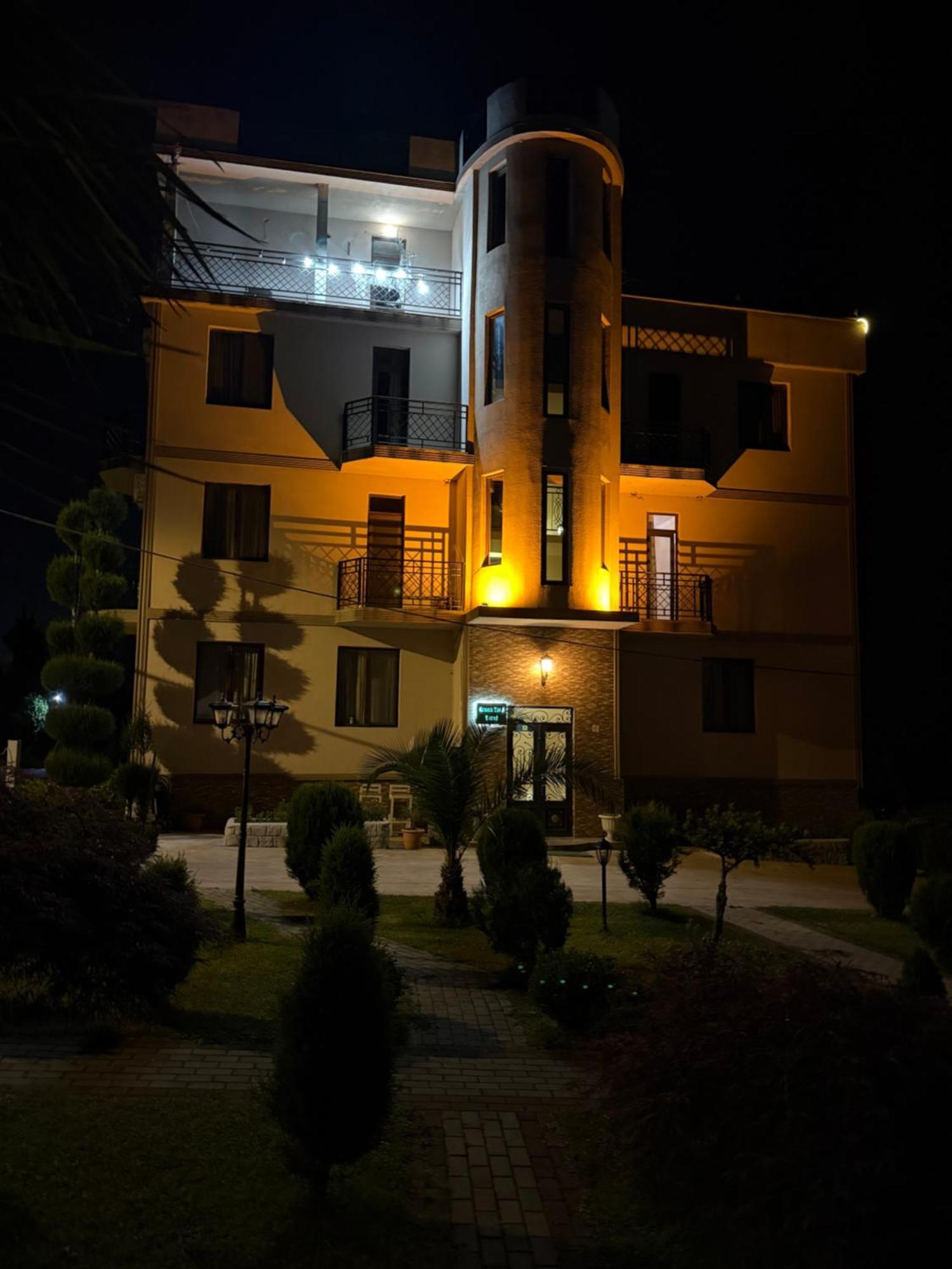 Green Yard Hotel Μπατούμι Εξωτερικό φωτογραφία